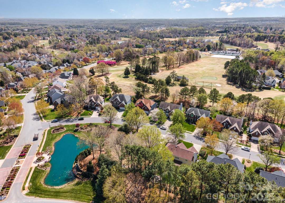 Huntersville North Carolina lakefront with luxury homes