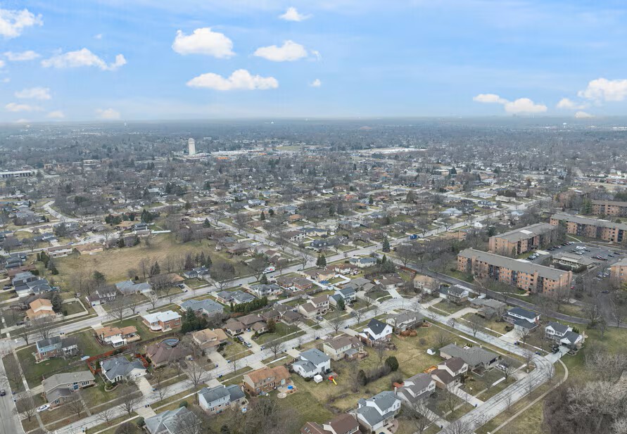 Suburban Darien neighborhood homes