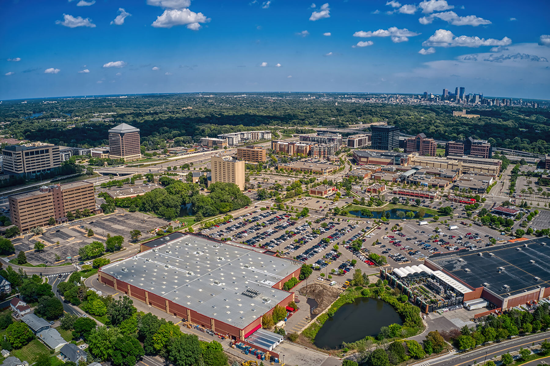 Quiet residential block in St Louis Park, MN