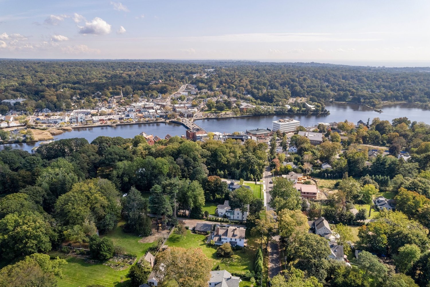 Panoramic view of Westport shoreline homes